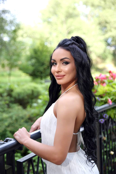 Serene Kateryna, 35 y.o. from Kharkiv, Ukraine with Black hair — VeronikaLove