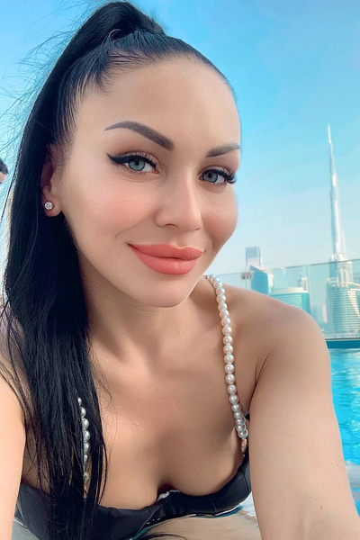 Serene Kateryna, 35 y.o. from Kharkiv, Ukraine with Black hair — VeronikaLove