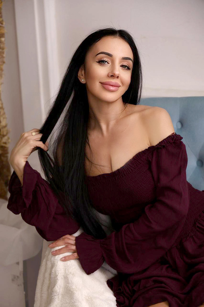 Alluring Nataliya, 42 y.o. from Odesa, Ukraine with Black hair — VeronikaLove