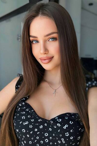 Charming Nadiia, 24 y.o. from Brovary, Ukraine with Light-brown hair — VeronikaLove