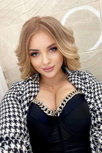 Dynamic Yuliia, 28 y.o. from Odesa, Ukraine with Blonde hair — VeronikaLove