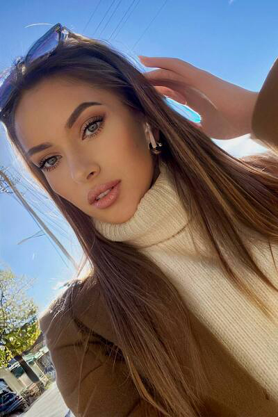 Divine Radiance: Zhanna, 32 y.o. from Genoa, Italy — VeronikaLove