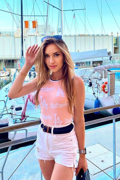 Divine Radiance: Zhanna, 32 y.o. from Genoa, Italy — VeronikaLove