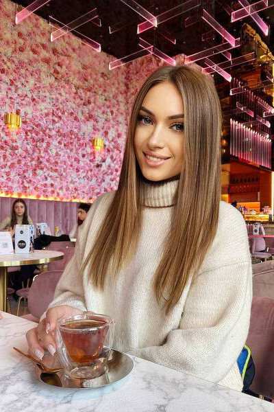 Divine Radiance: Zhanna, 32 y.o. from Genoa, Italy — VeronikaLove