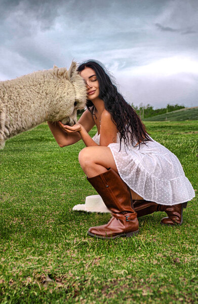 Whimsical Anna, 28 y.o. from Dnipro, Ukraine with Black hair — VeronikaLove