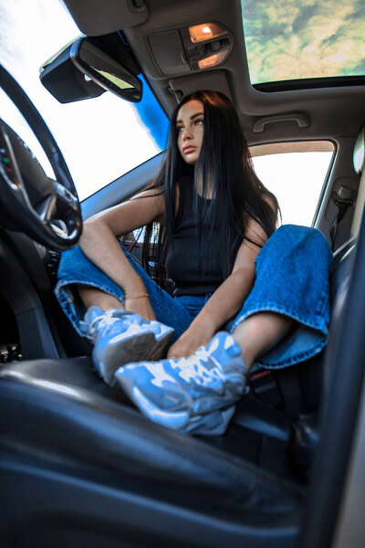 Whimsical Anna, 28 y.o. from Dnipro, Ukraine with Black hair — VeronikaLove