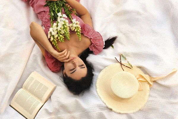 Whimsical Anna, 28 y.o. from Dnipro, Ukraine with Black hair — VeronikaLove