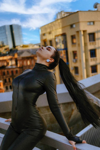 Whimsical Anna, 28 y.o. from Dnipro, Ukraine with Black hair — VeronikaLove