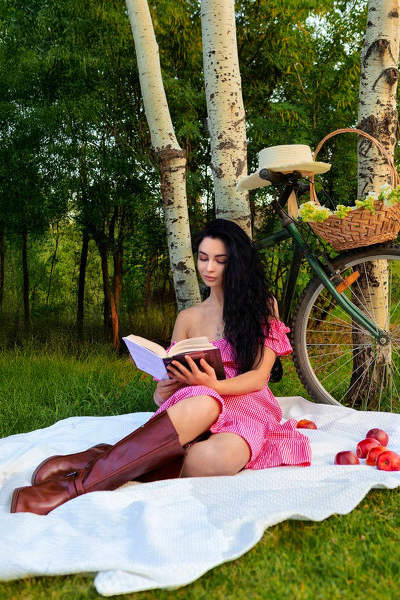 Whimsical Anna, 28 y.o. from Dnipro, Ukraine with Black hair — VeronikaLove