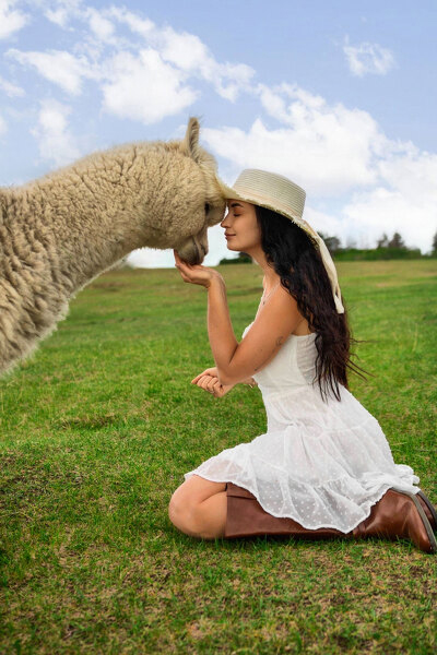 Whimsical Anna, 28 y.o. from Dnipro, Ukraine with Black hair — VeronikaLove