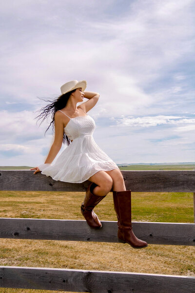 Whimsical Anna, 28 y.o. from Dnipro, Ukraine with Black hair — VeronikaLove