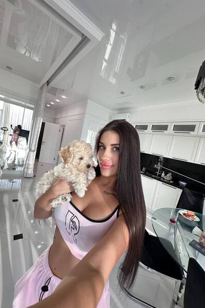 Enigmatic Beauty: Polina, 23 y.o. from Kharkiv, Ukraine — VeronikaLove