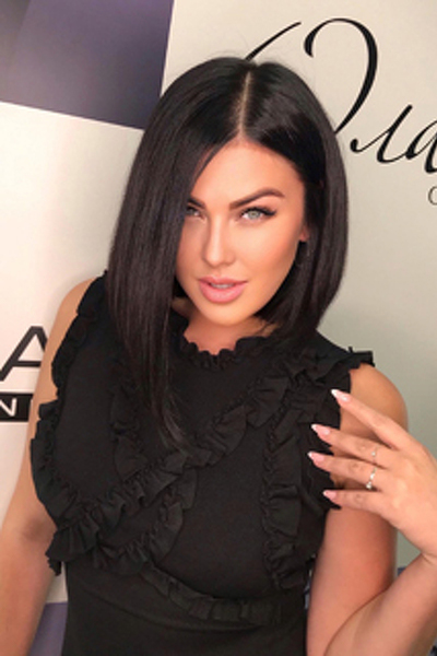 Graceful Presence: Nina, 38 y.o. from Dnipro, Ukraine — VeronikaLove