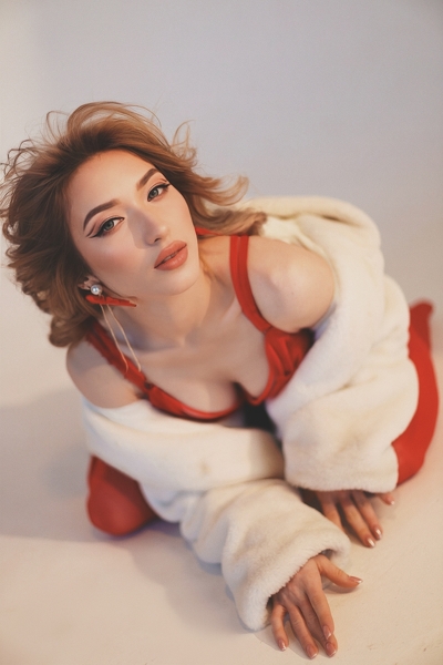 Mystical Allure: Mariia, 23 y.o. from Mykolaiv, Ukraine — VeronikaLove