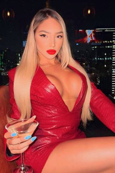 Alluring Laisla Caroline, 22 y.o. from California, United States with Blonde hair — VeronikaLove