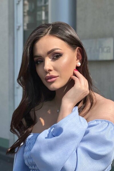 Ethereal Alena, 30 y.o. from Kyiv, Ukraine with Brown hair — VeronikaLove