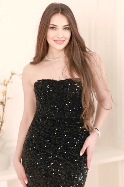 Magnetic Charm: Dariia, 30 y.o. from Kyiv, Ukraine — VeronikaLove