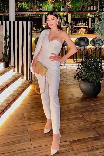 Captivating Elegance: Alena, 38 y.o. from Kyiv, Ukraine — VeronikaLove