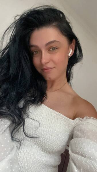Graceful Olga, 29 y.o. from Ternopil, Ukraine with Black hair — VeronikaLove