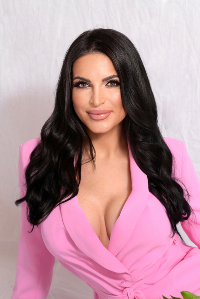 Serene Alina, 39 y.o. from Kharkiv, Ukraine with Brown hair — VeronikaLove