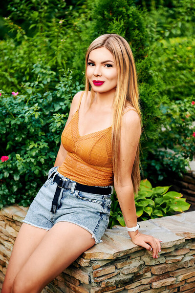 Radiant Anna, 36 y.o. from Cherkasy, Ukraine with Blonde hair — VeronikaLove