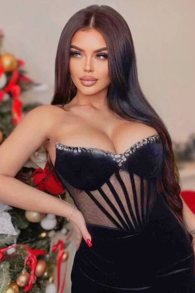 Magnetic Allure: Aleksandra, 31 y.o. from Krakow, Poland — VeronikaLove