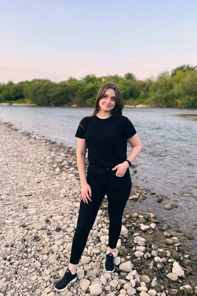 Elegant Yana, 22 y.o. from Ivano-Frankivsk, Ukraine with Brown hair — VeronikaLove