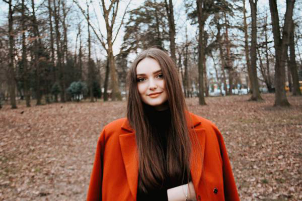 Elegant Yana, 22 y.o. from Ivano-Frankivsk, Ukraine with Brown hair — VeronikaLove