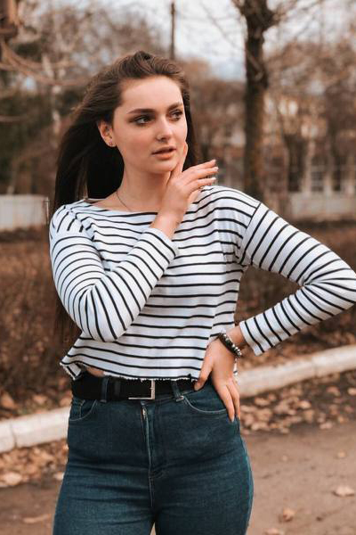 Elegant Yana, 22 y.o. from Ivano-Frankivsk, Ukraine with Brown hair — VeronikaLove