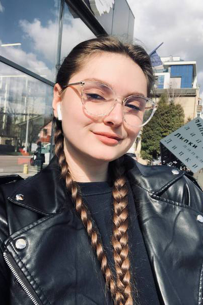 Elegant Yana, 22 y.o. from Ivano-Frankivsk, Ukraine with Brown hair — VeronikaLove