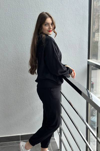 Elegant Yana, 22 y.o. from Ivano-Frankivsk, Ukraine with Brown hair — VeronikaLove