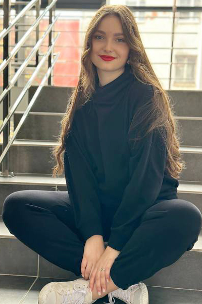 Elegant Yana, 22 y.o. from Ivano-Frankivsk, Ukraine with Brown hair — VeronikaLove