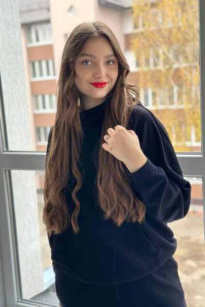 Elegant Yana, 22 y.o. from Ivano-Frankivsk, Ukraine with Brown hair — VeronikaLove
