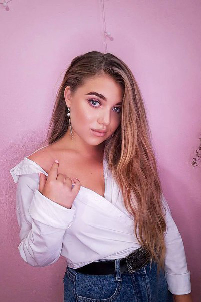 Dazzling Aura: Anastasiya, 23 y.o. from Kherson, Ukraine — VeronikaLove