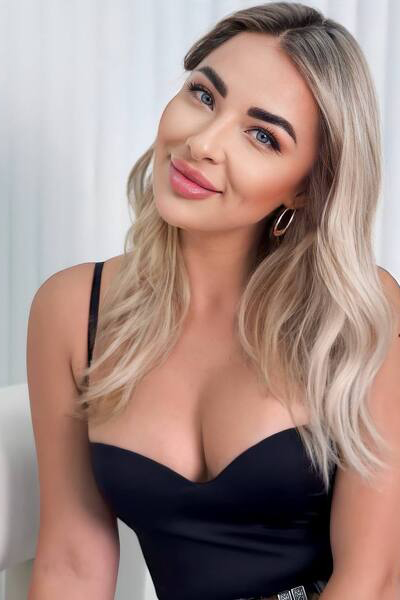 Graceful Radiance: Anna, 30 y.o. from Dnipro, Ukraine — VeronikaLove