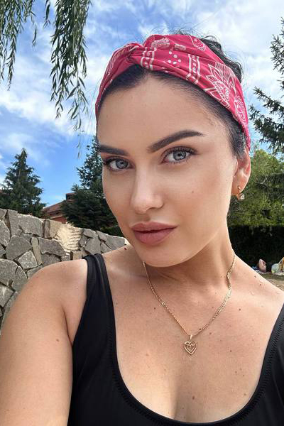 Enchanting Gaze: Valeria, 33 y.o. from Kherson, Ukraine — VeronikaLove