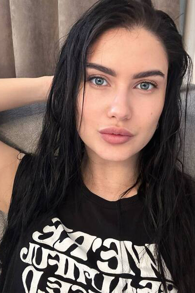 Enchanting Gaze: Valeria, 33 y.o. from Kherson, Ukraine — VeronikaLove