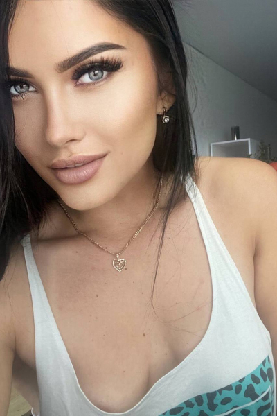 Enchanting Gaze: Valeria, 33 y.o. from Kherson, Ukraine — VeronikaLove