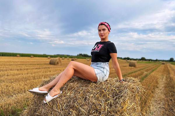 Enchanting Gaze: Valeria, 33 y.o. from Kherson, Ukraine — VeronikaLove