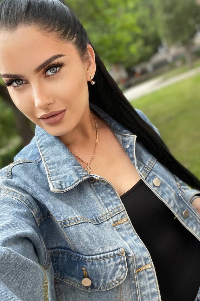 Enchanting Gaze: Valeria, 33 y.o. from Kherson, Ukraine — VeronikaLove