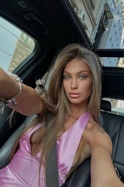 Captivating Gaze: Mylytsya, 25 y.o. from Dakovicki okrug, Serbia — VeronikaLove