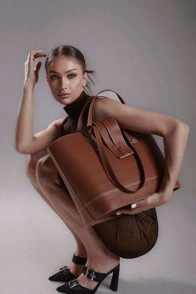 Captivating Gaze: Mylytsya, 25 y.o. from Dakovicki okrug, Serbia — VeronikaLove