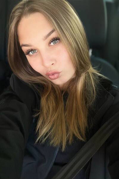 Captivating Elegance: Aleksandra, 22 y.o. from Mykolaiv, Ukraine — VeronikaLove