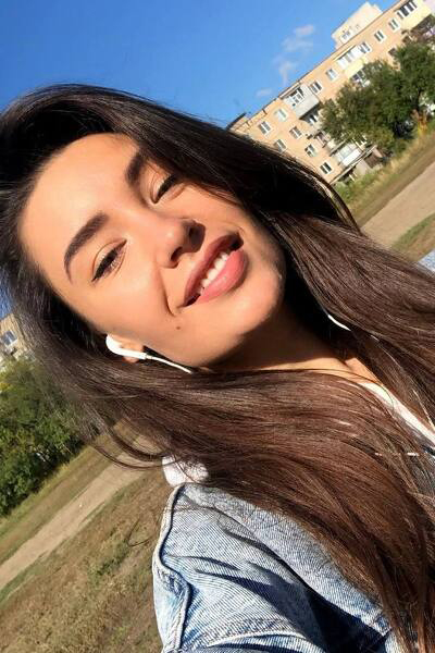 Alluring Presence: Anzhelika, 28 y.o. from Kharkiv, Ukraine — VeronikaLove