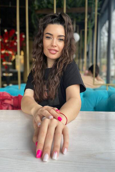 Alluring Presence: Anzhelika, 28 y.o. from Kharkiv, Ukraine — VeronikaLove