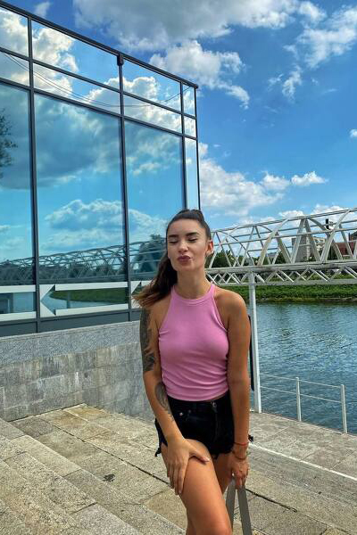 Alluring Presence: Anzhelika, 28 y.o. from Kharkiv, Ukraine — VeronikaLove