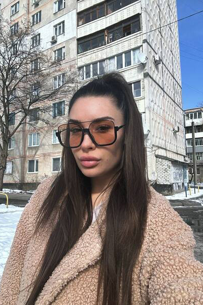 Alluring Presence: Anzhelika, 28 y.o. from Kharkiv, Ukraine — VeronikaLove