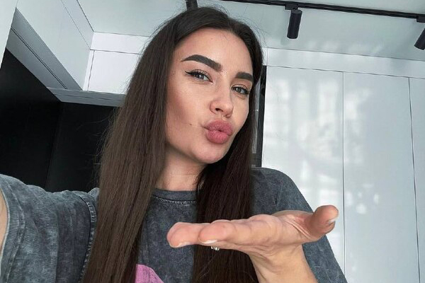 Alluring Presence: Anzhelika, 28 y.o. from Kharkiv, Ukraine — VeronikaLove