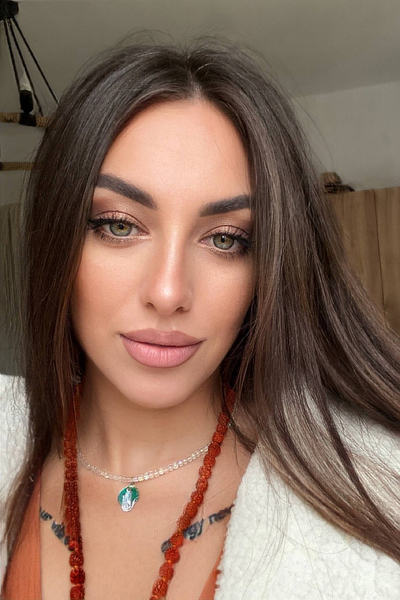 Captivating Beauty: Anna, 35 y.o. from Dnipro, Ukraine — VeronikaLove