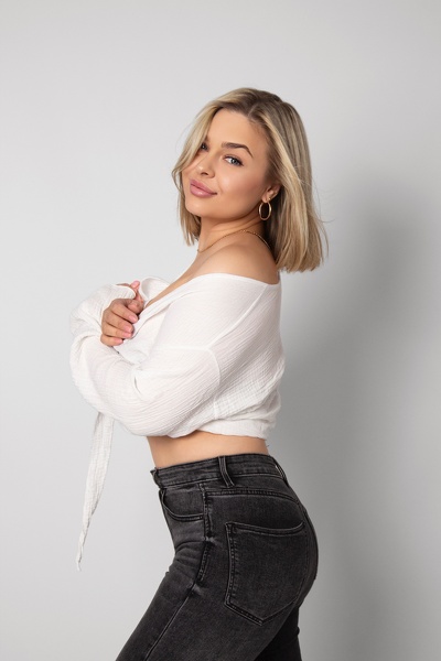 Enchanting Presence: Kseniia, 37 y.o. from Odesa, Ukraine — VeronikaLove